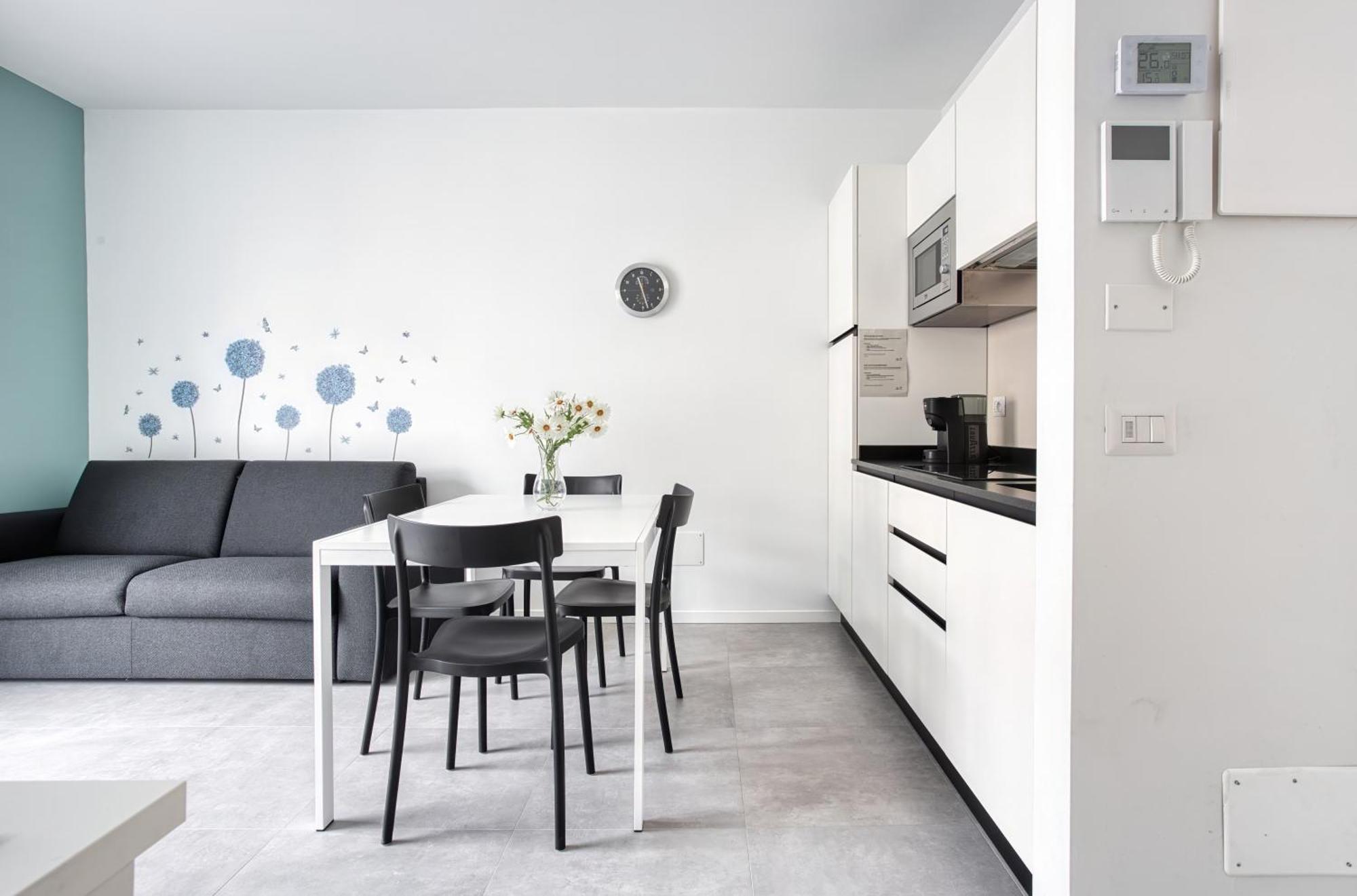 Sleek City Abode In Maciachini Milan Bagian luar foto
