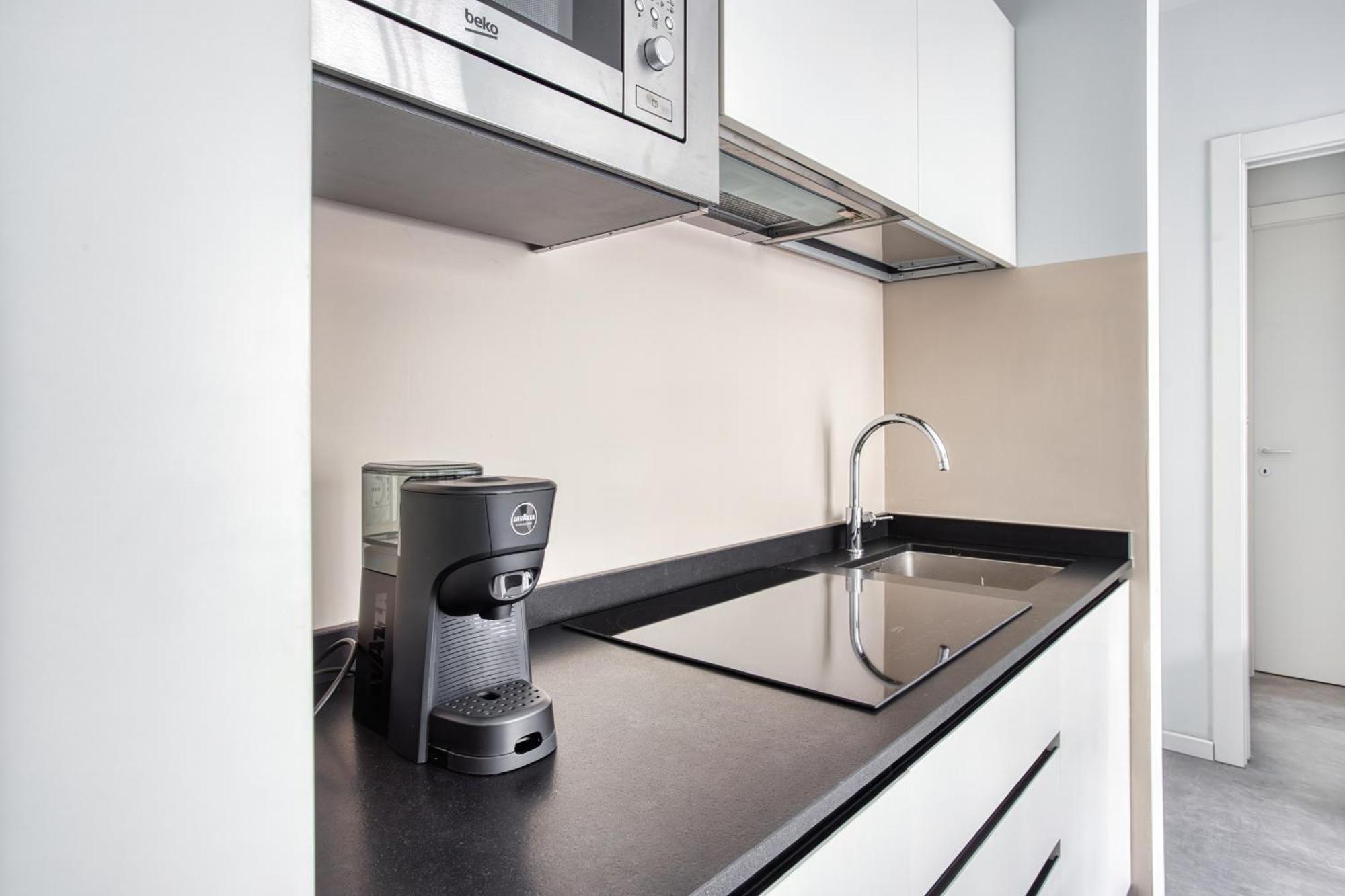 Sleek City Abode In Maciachini Milan Bagian luar foto