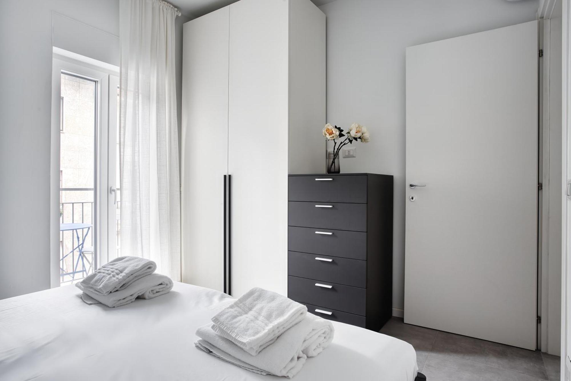Sleek City Abode In Maciachini Milan Bagian luar foto