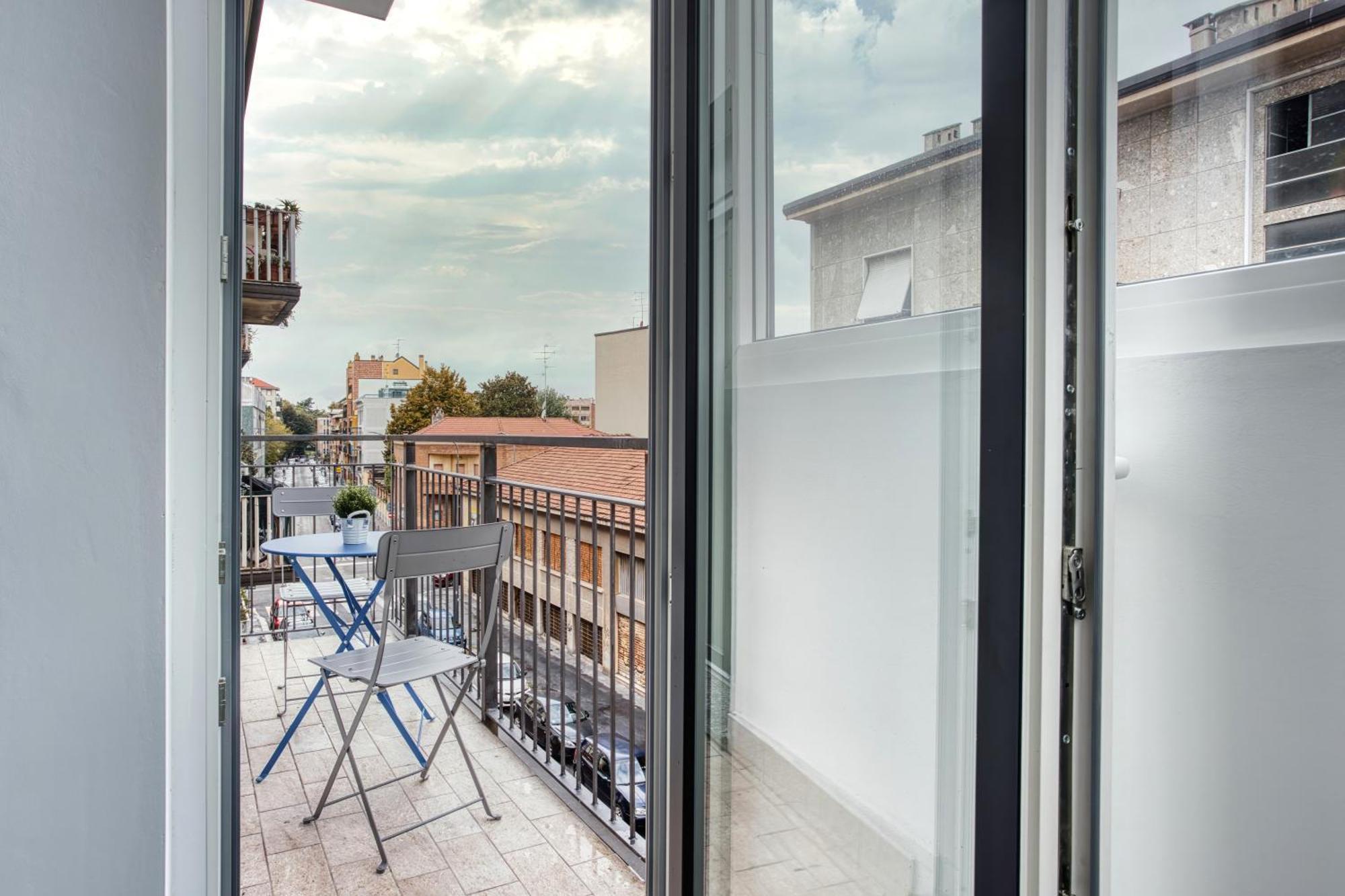 Sleek City Abode In Maciachini Milan Bagian luar foto